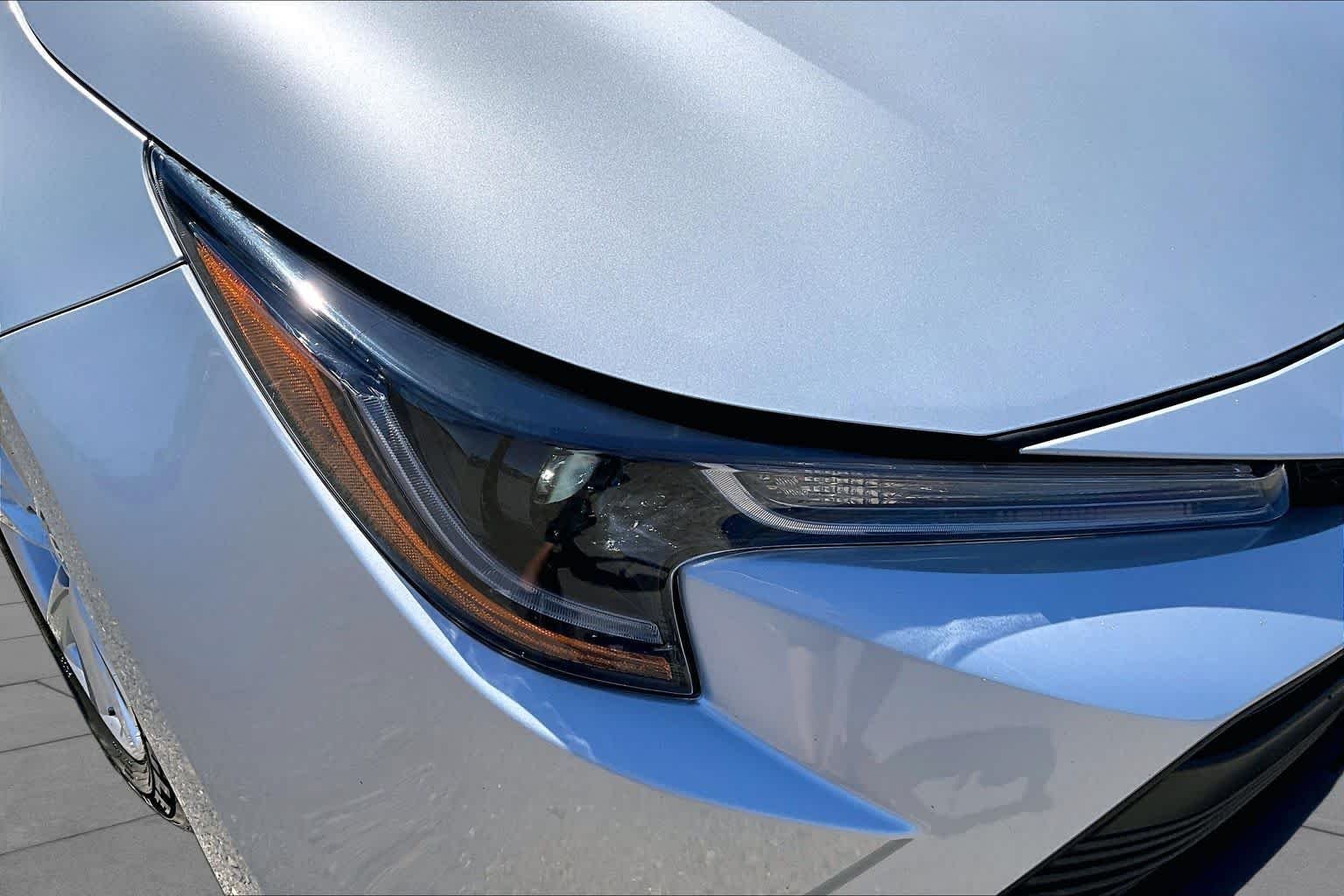 Used 2025 Classic Silver Metallic Toyota LE image 27