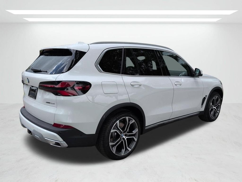 New 2026 Alpine White BMW xDrive40i image 4
