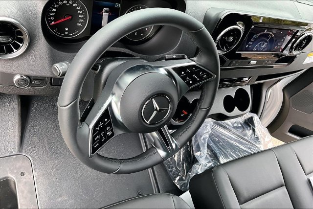 New 2026 Arctic White Mercedes-Benz Cargo 144 WB image 34
