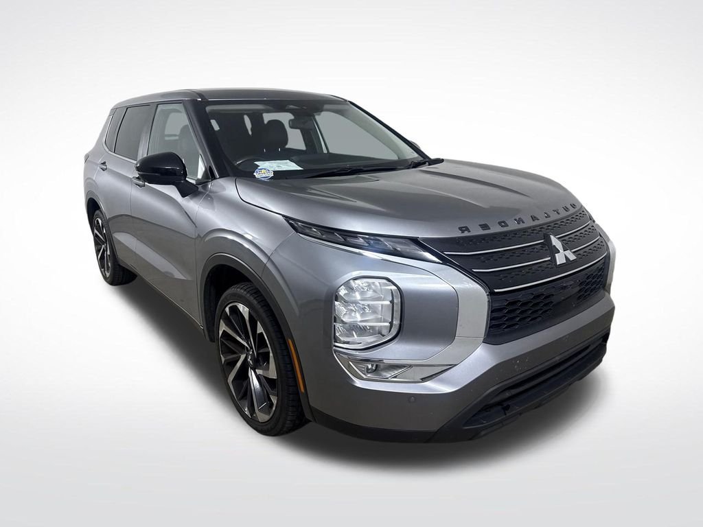 2023 Mitsubishi Outlander SE 2WD's photo