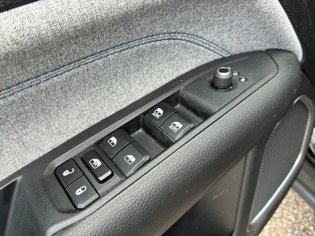Used 2024 Black Jeep Latitude image 13