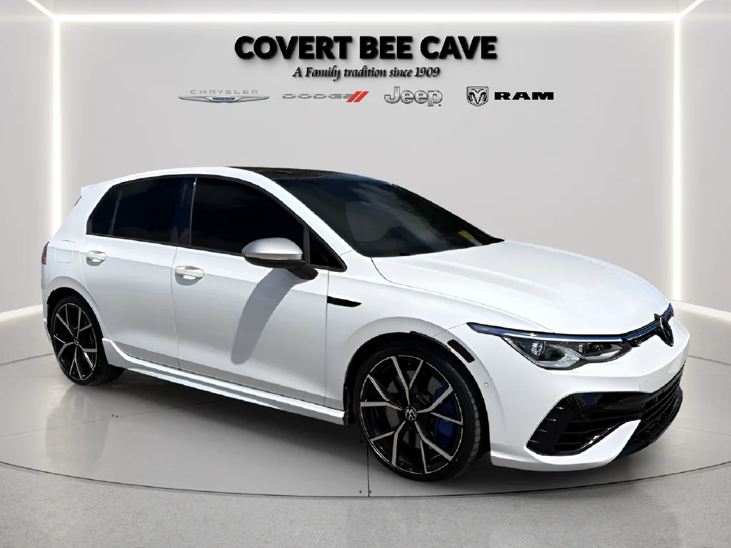 Used 2022  Volkswagen 2.0T image 1