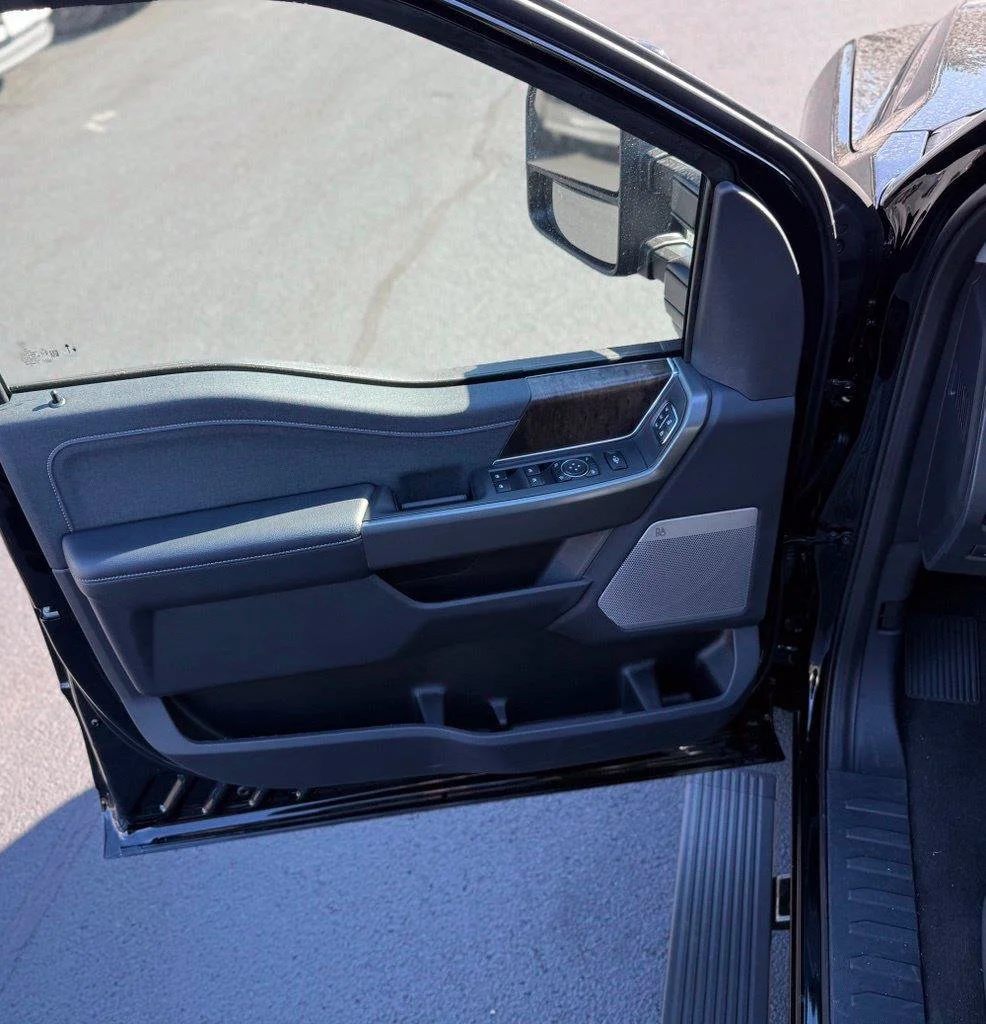 New 2027 Agate Black Metallic Ford F-250® Lariat® image 13