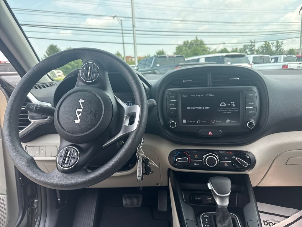 2025 Kia Soul LX - Photo 15