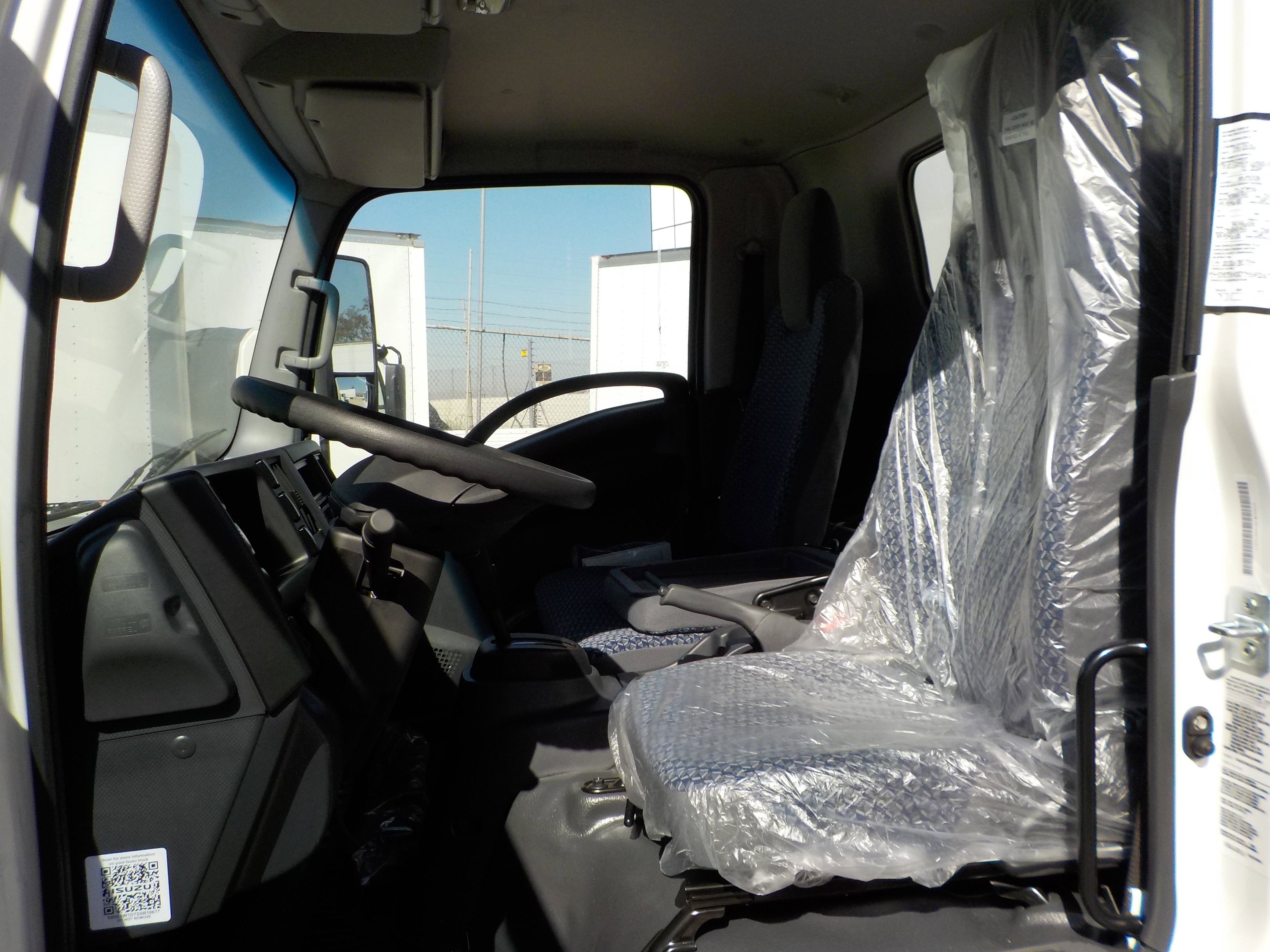 Used 2024 White ISUZU  image 4