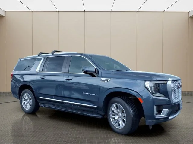 Used 2021 Blue GMC Denali image 4