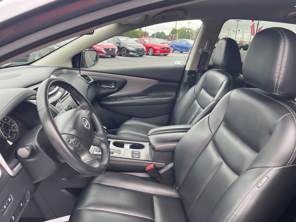Used 2023 Gray Nissan SV image 13