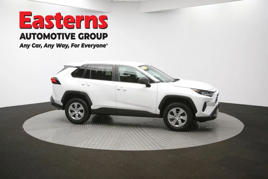 Used 2022 White Toyota LE image 44