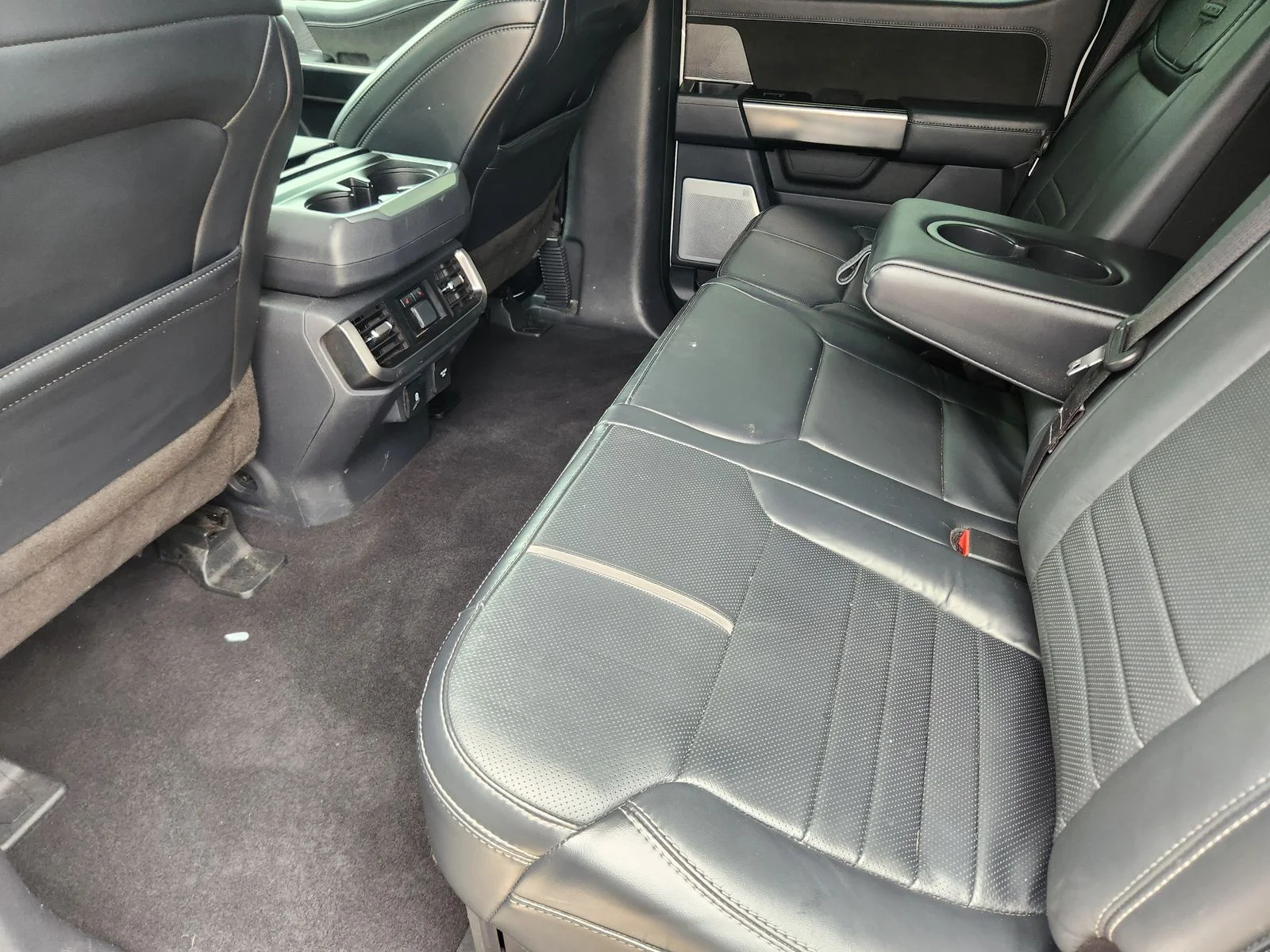 Used 2023 White Ford Platinum image 29