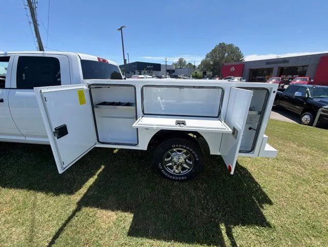 New 2026 Bright White Clear-Coat Exterior Paint RAM Tradesman image 17