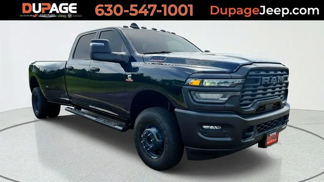 New 2026 Diamond Black Crystal Pearl-Coat Exterior Paint RAM Tradesman image 1