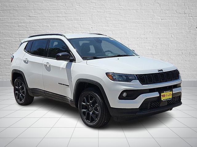 New 2026 Bright White Clearcoat Jeep Latitude image 6