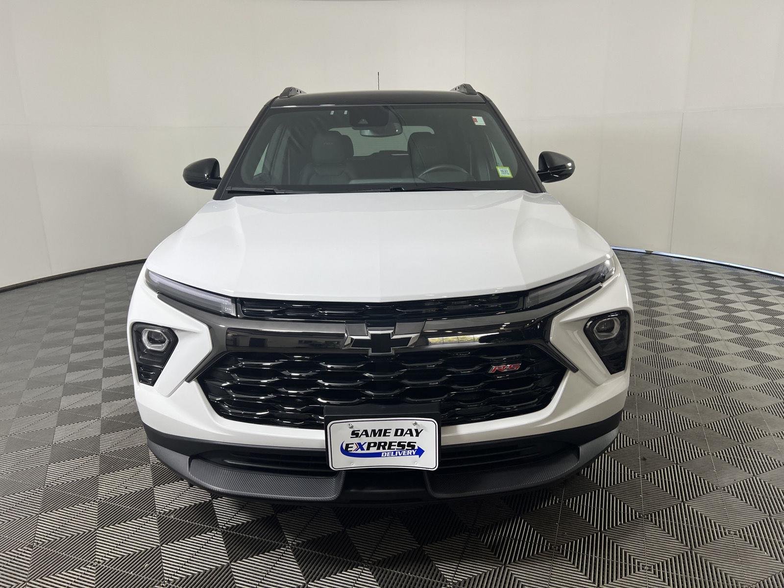 Used 2024 Summit White Chevrolet RS image 28