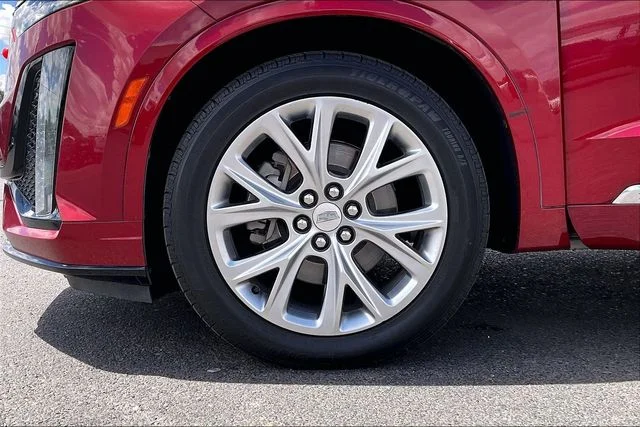 Used 2020 Red Cadillac Sport image 8