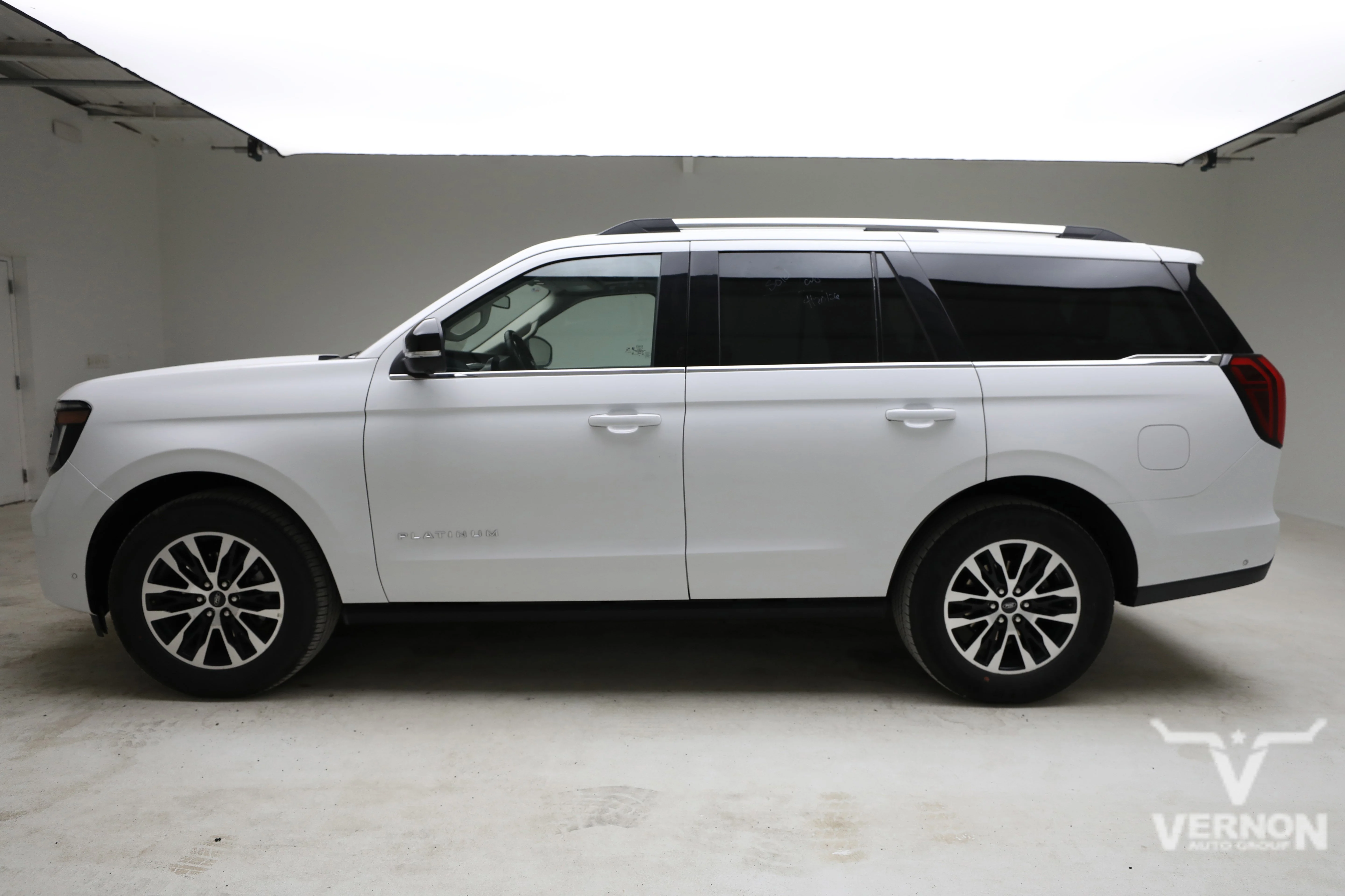 Pre-Owned 2025 Ford Expedition Platinum 4x4