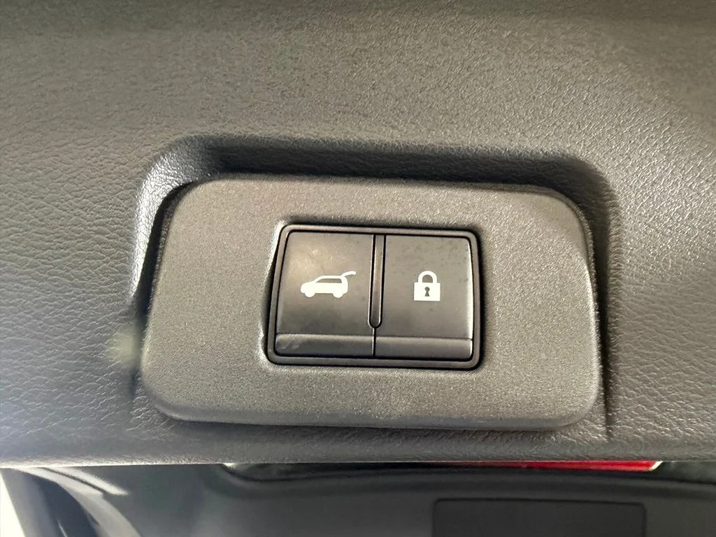 Used 2025 Champagne Silver Metallic Nissan SL image 28