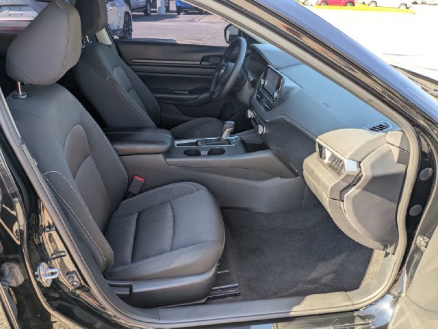 Used 2023 Black Nissan 2.5 S image 26