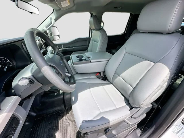 New 2026 Oxford White Ford XL image 13