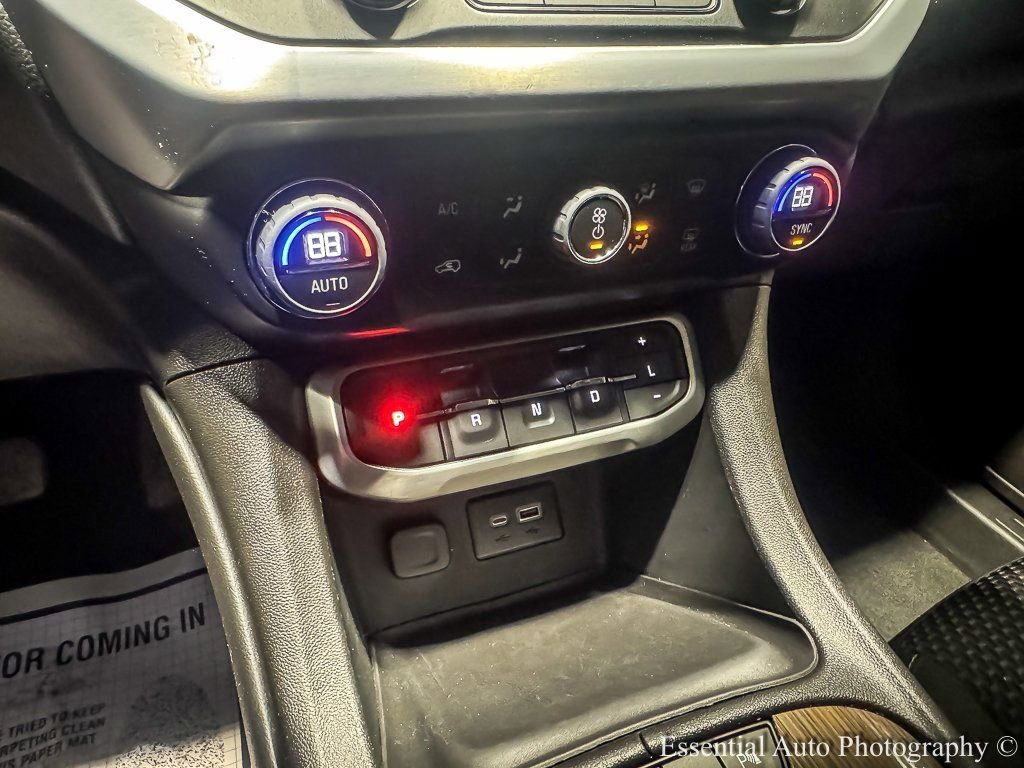 2023 GMC ACADIA - Image 21