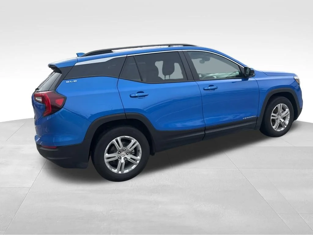 Used 2024 Blue GMC SLE image 18