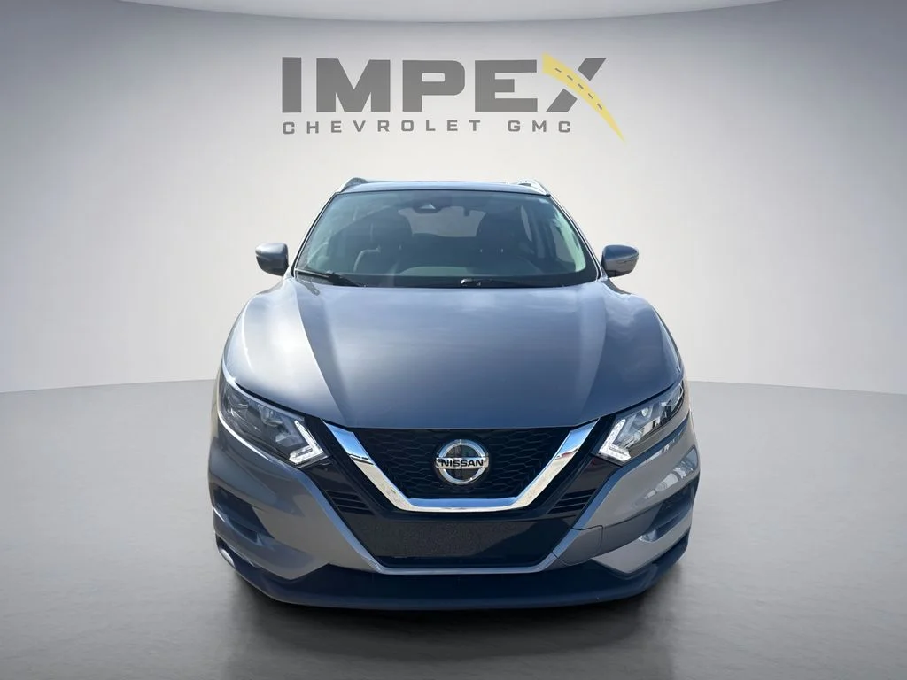 Used 2022 Gray Nissan SV image 6