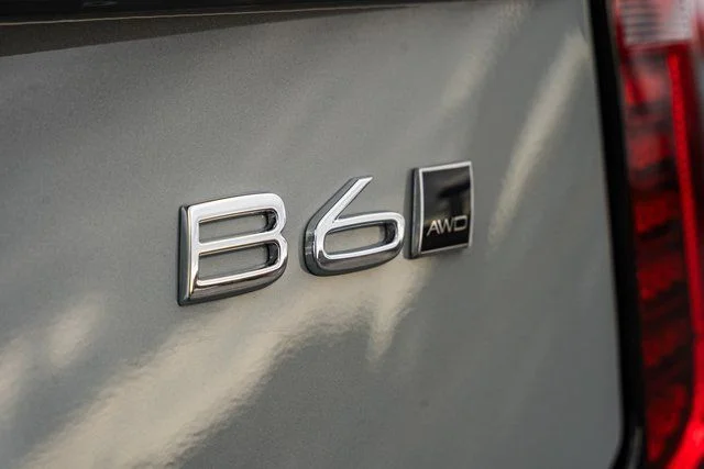 New 2026 Vapour Grey Volvo B6 Plus 7-Seater image 10