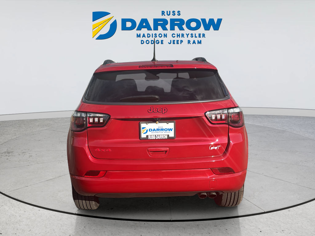 Used 2022 Red Jeep Limited image 4