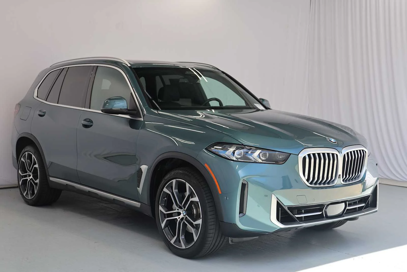 Certified Used 2026 Blue Ridge Mountain Metallic BMW sDrive40i image 4