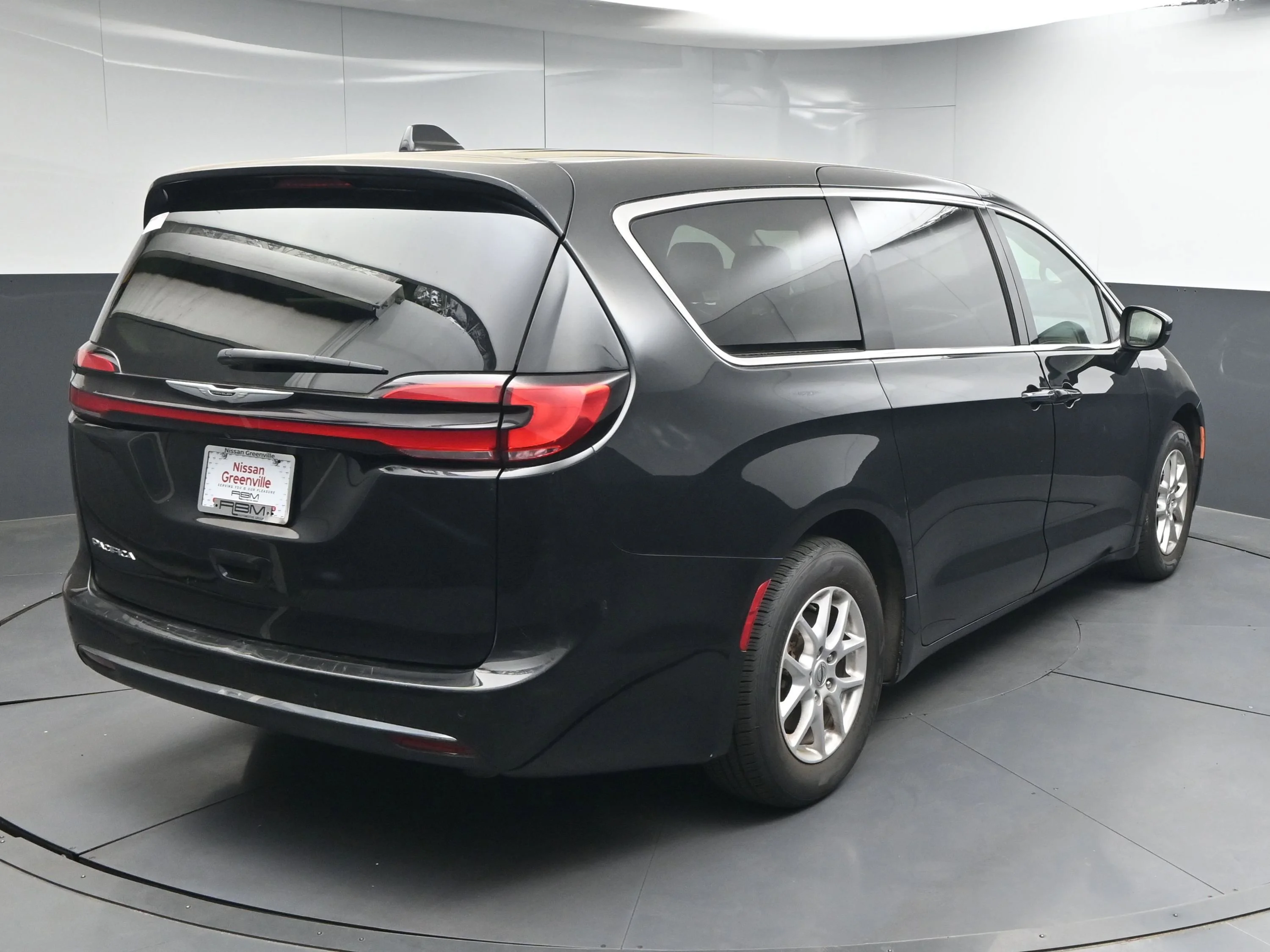 2023 Chrysler Pacifica Touring L - Photo 7