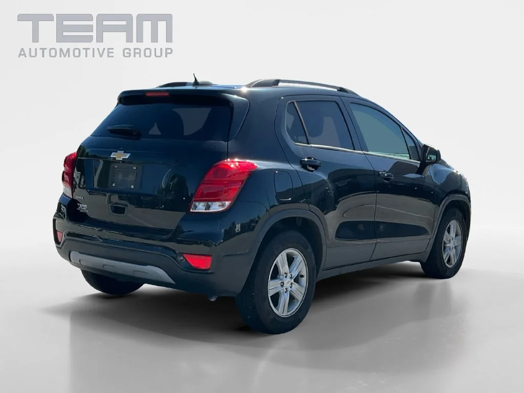 Used 2021 MOSAIC BLACK METALLIC Chevrolet LT image 7