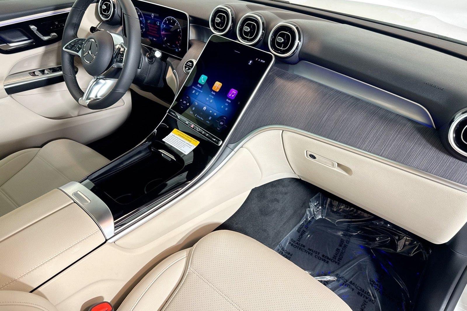 New 2026 Polar White Mercedes-Benz GLC 300 image 27