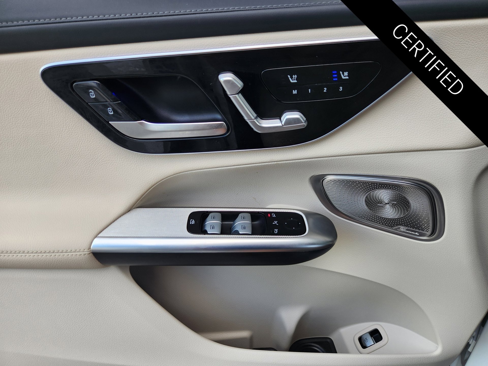 Certified Used 2024 MANUFAKTUR Moonlight White Metallic Mercedes-Benz GLC 300 image 24