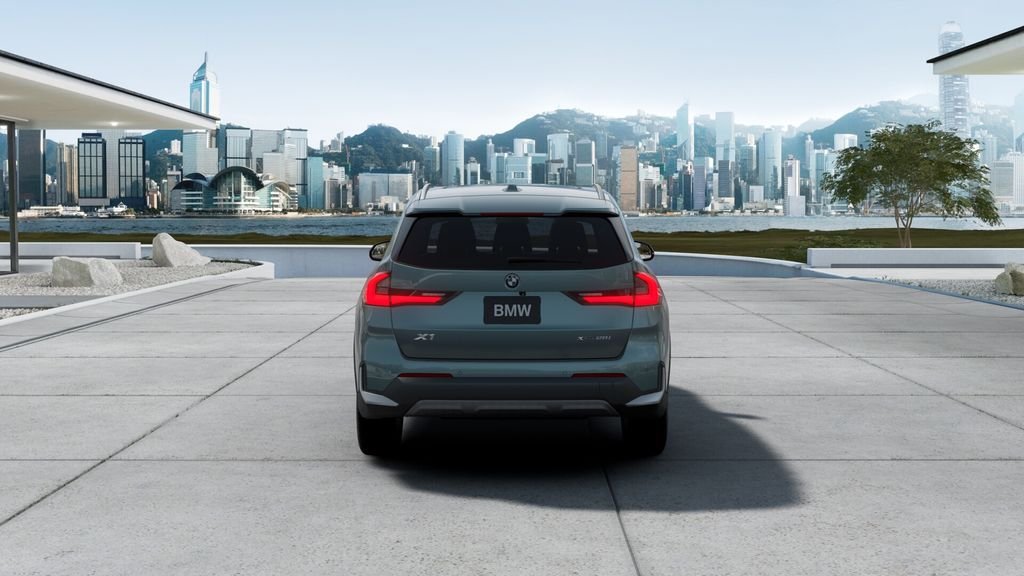 New 2026 Cape York Green Metallic BMW xDrive28i image 28