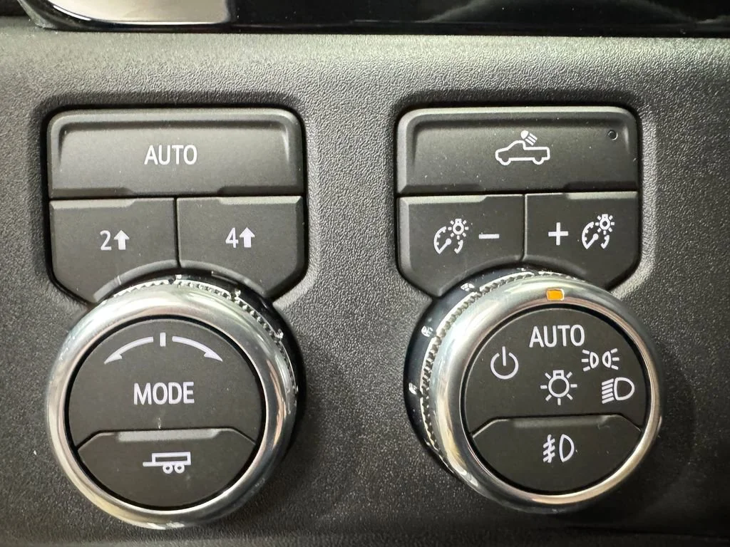 New 2026 Summit White GMC Elevation image 18