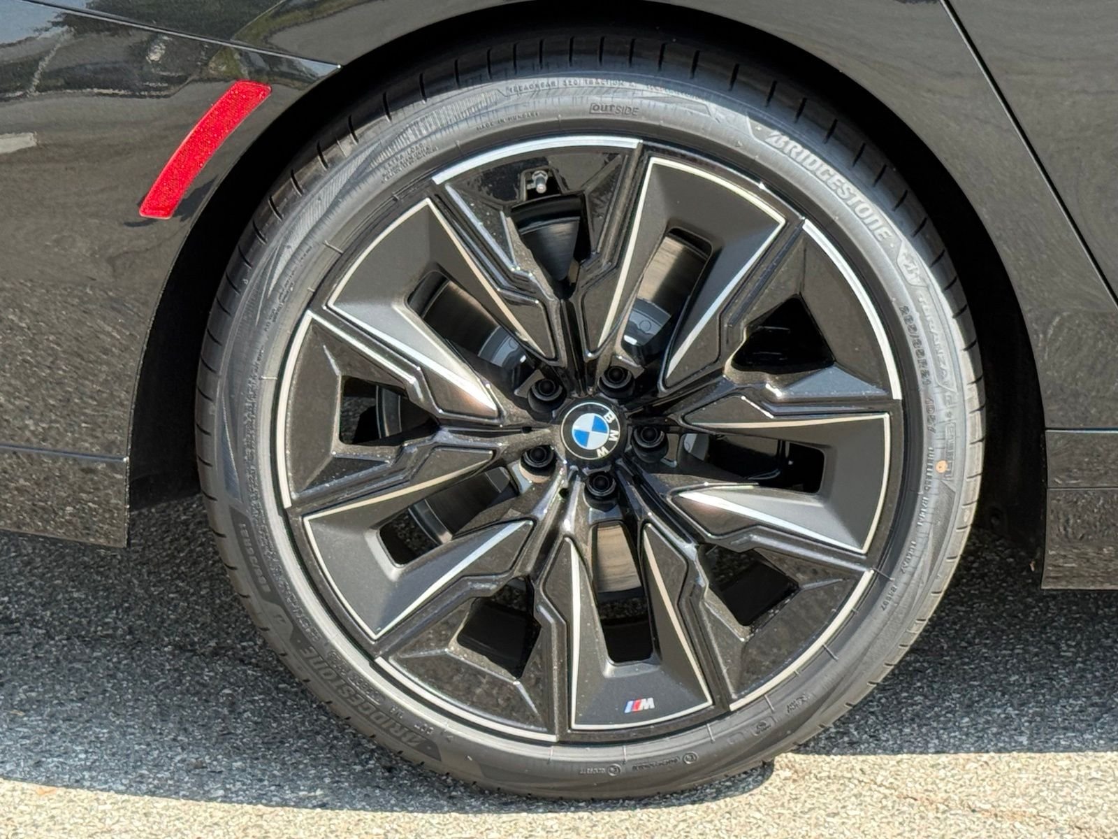 New 2026 Black Sapphire Metallic BMW 740i image 16