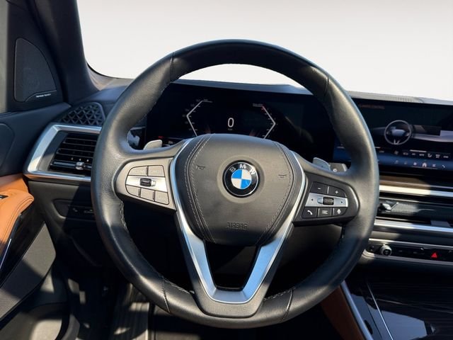 Used 2024 White BMW xDrive40i image 15