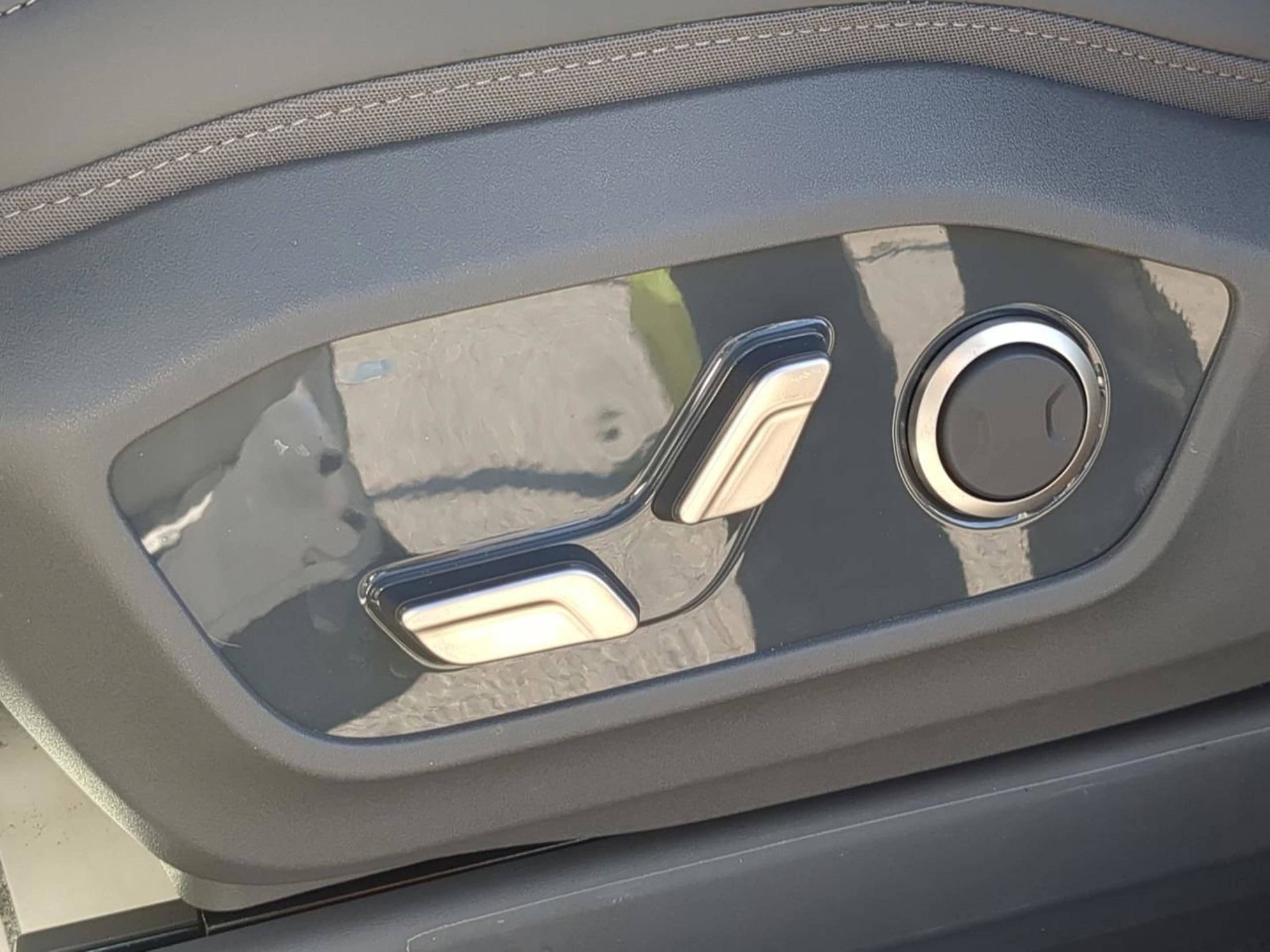 New 2026 Ivory Silver Kia Light Long Range image 38