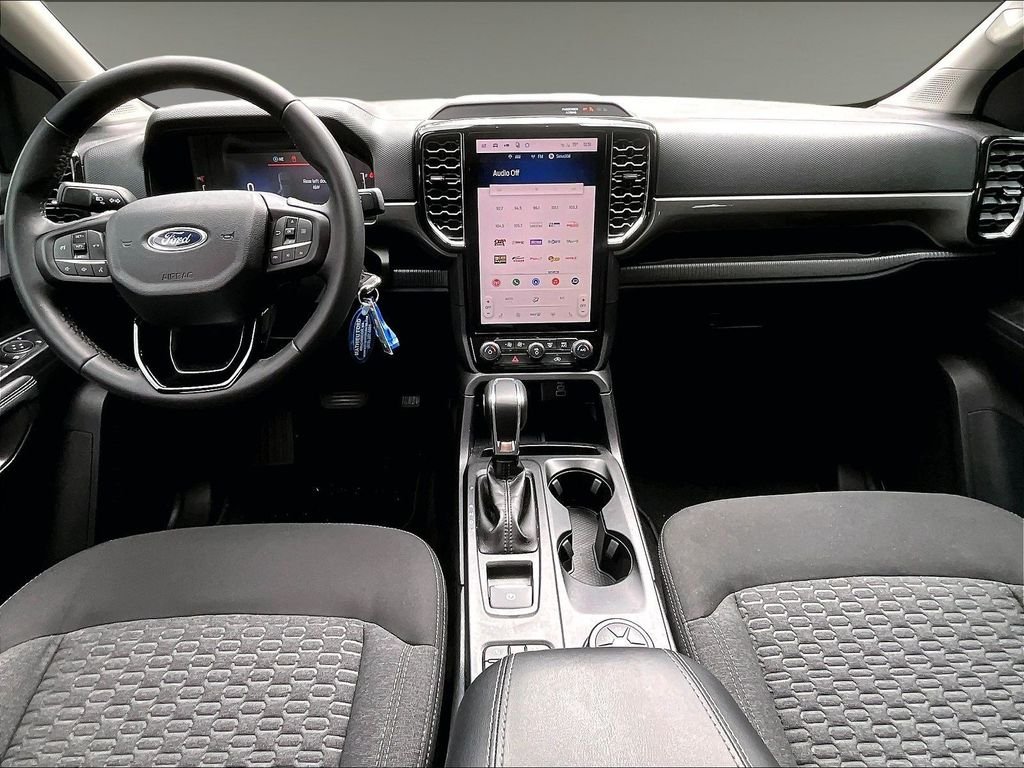 Used 2025 Blue Ford XLT image 17