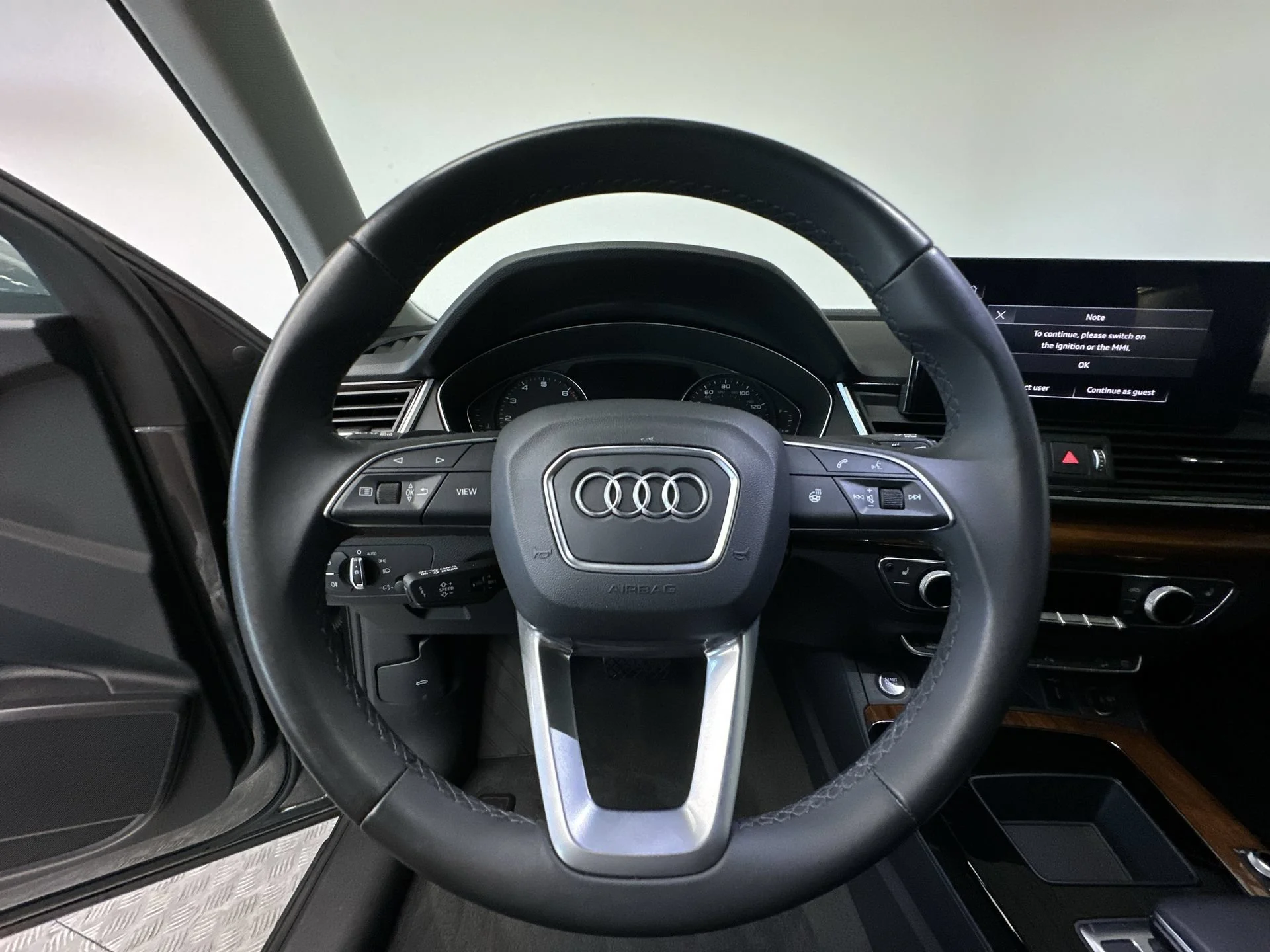 Used 2023 Daytona Gray Pearl Effect Audi S line Premium image 16