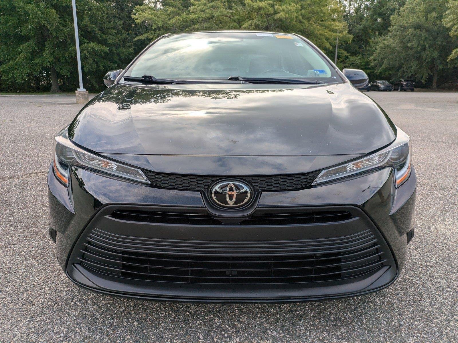 Used 2024  Toyota LE image 9