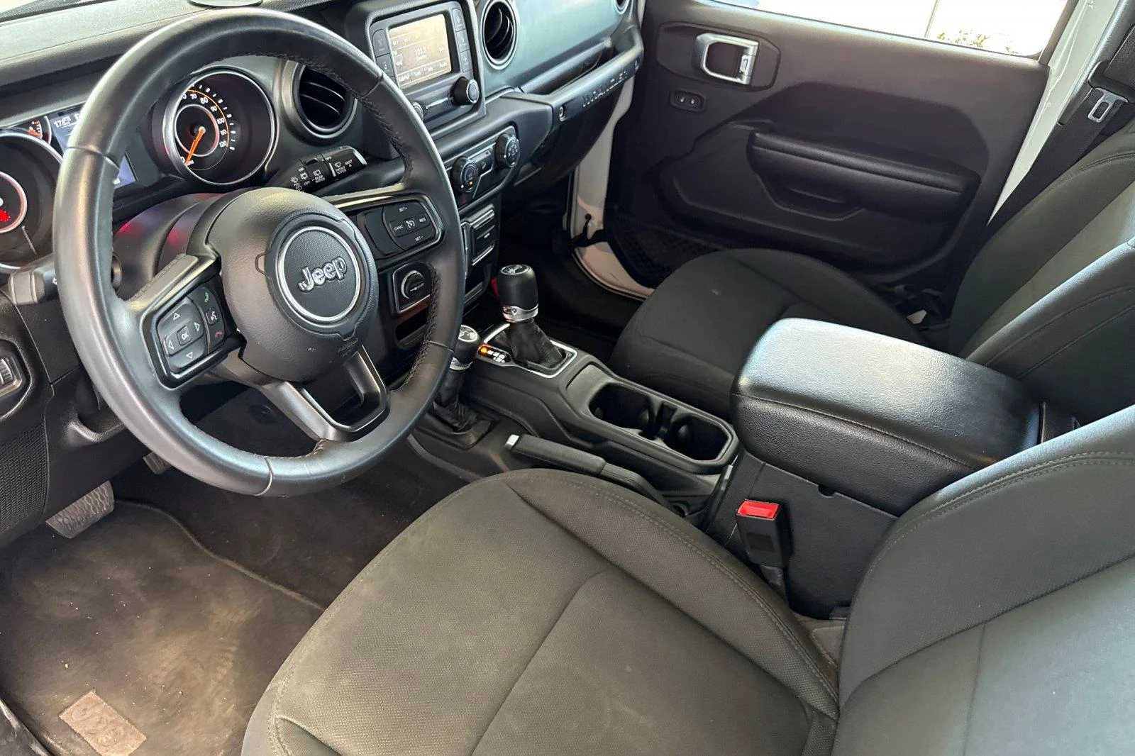 Used 2018 Bright White Clearcoat Jeep Sport S image 9