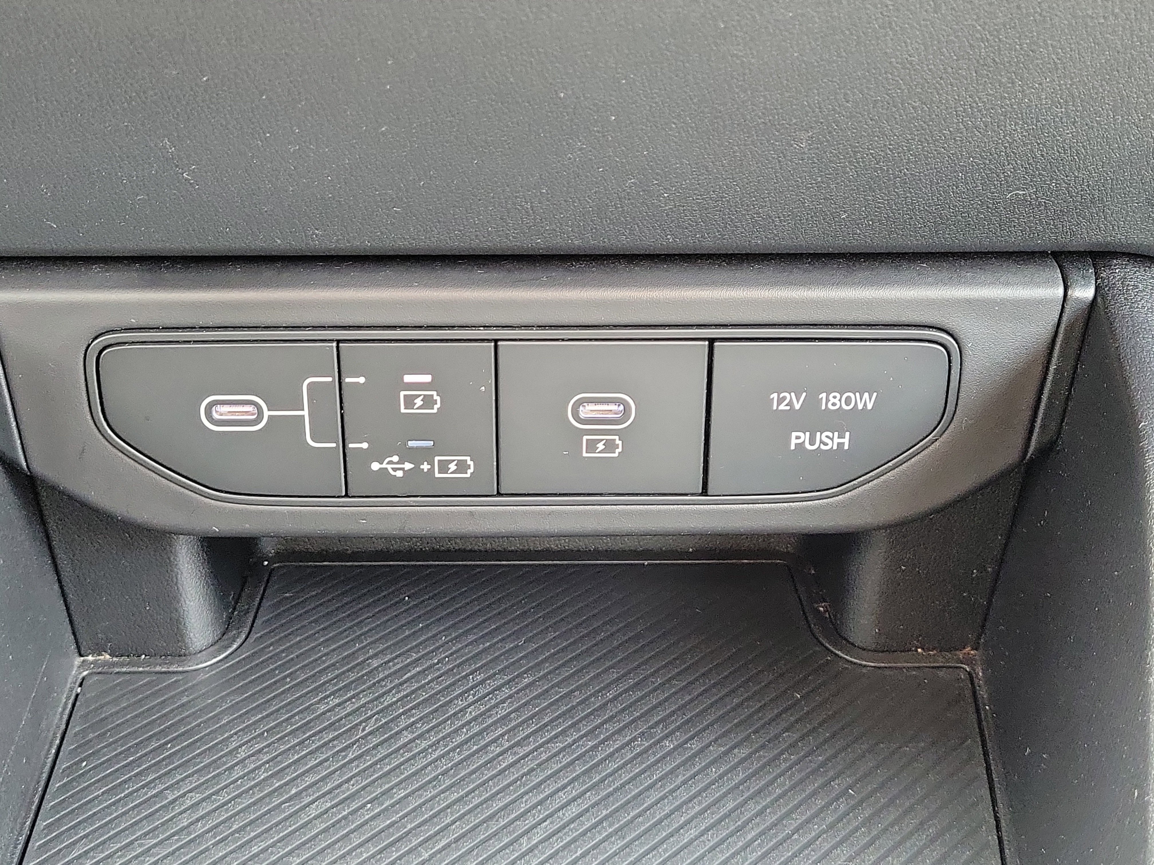 Used 2025 Snow White Pearl Kia LXS image 27