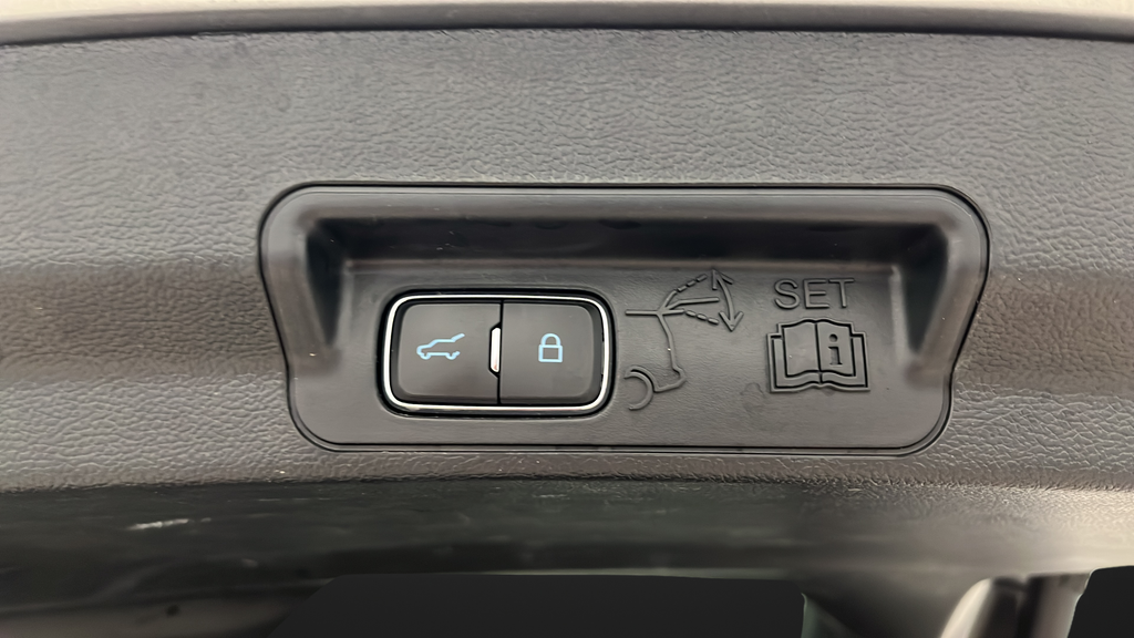 Used 2023 Iconic Silver Metallic Ford XLT image 28