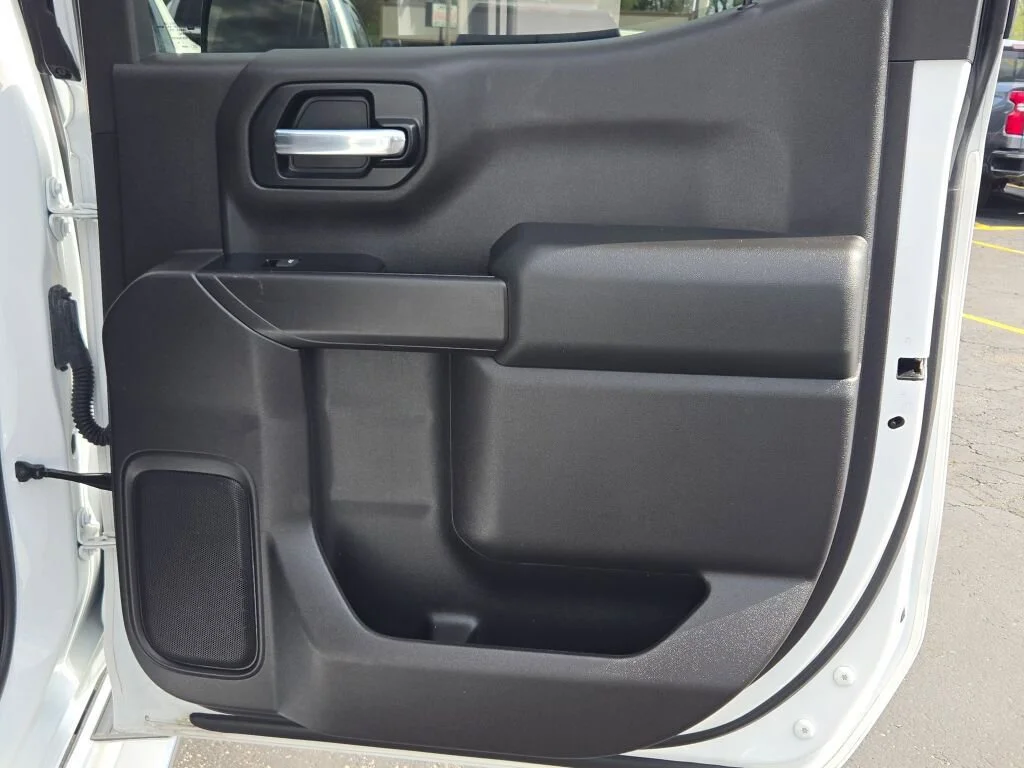 Used 2020 SUMMIT WHITE Chevrolet LT image 11