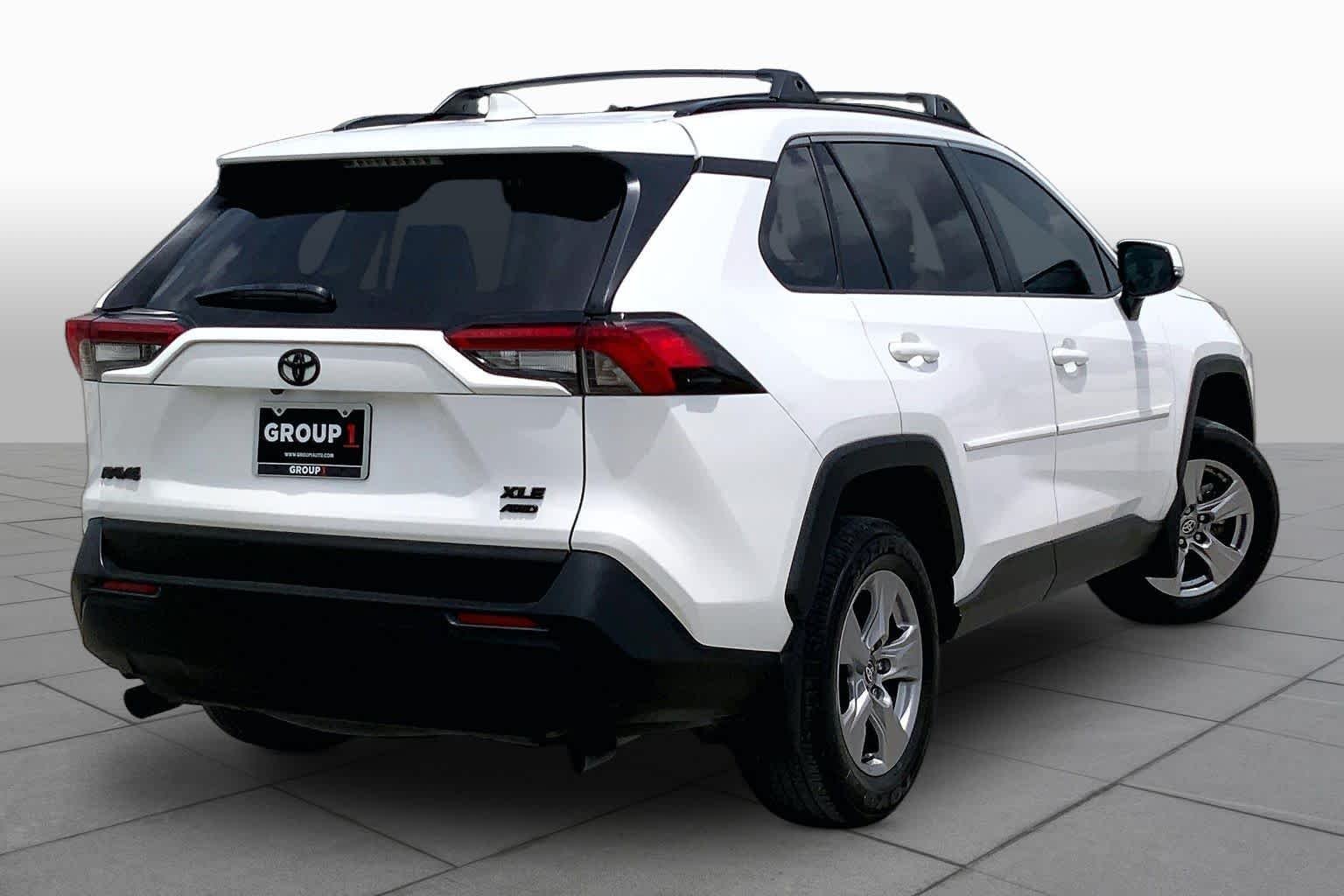 Used 2025 Ice Cap Toyota XLE image 13