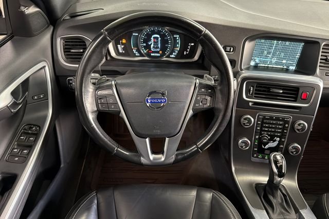 Used 2015 Gray Metallic Volvo T5 Premier image 20