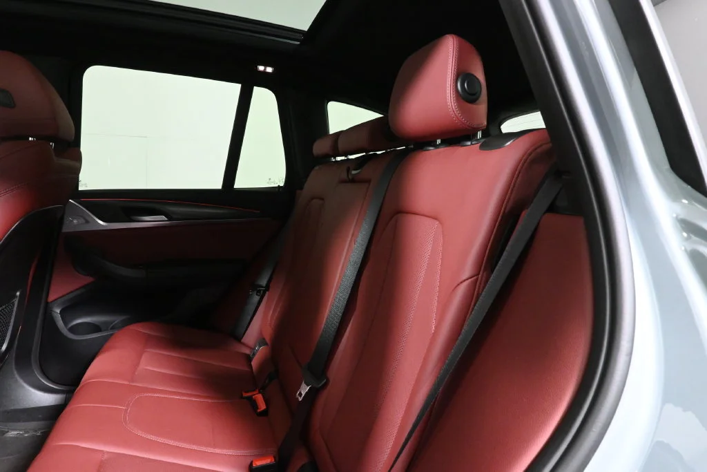 Certified Used 2024 Gray BMW xDrive30i image 6