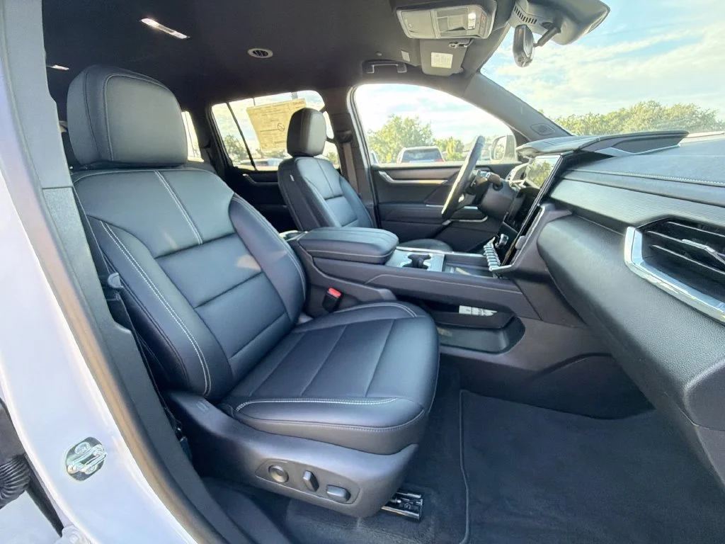2026 GMC Acadia Elevation - Photo 12