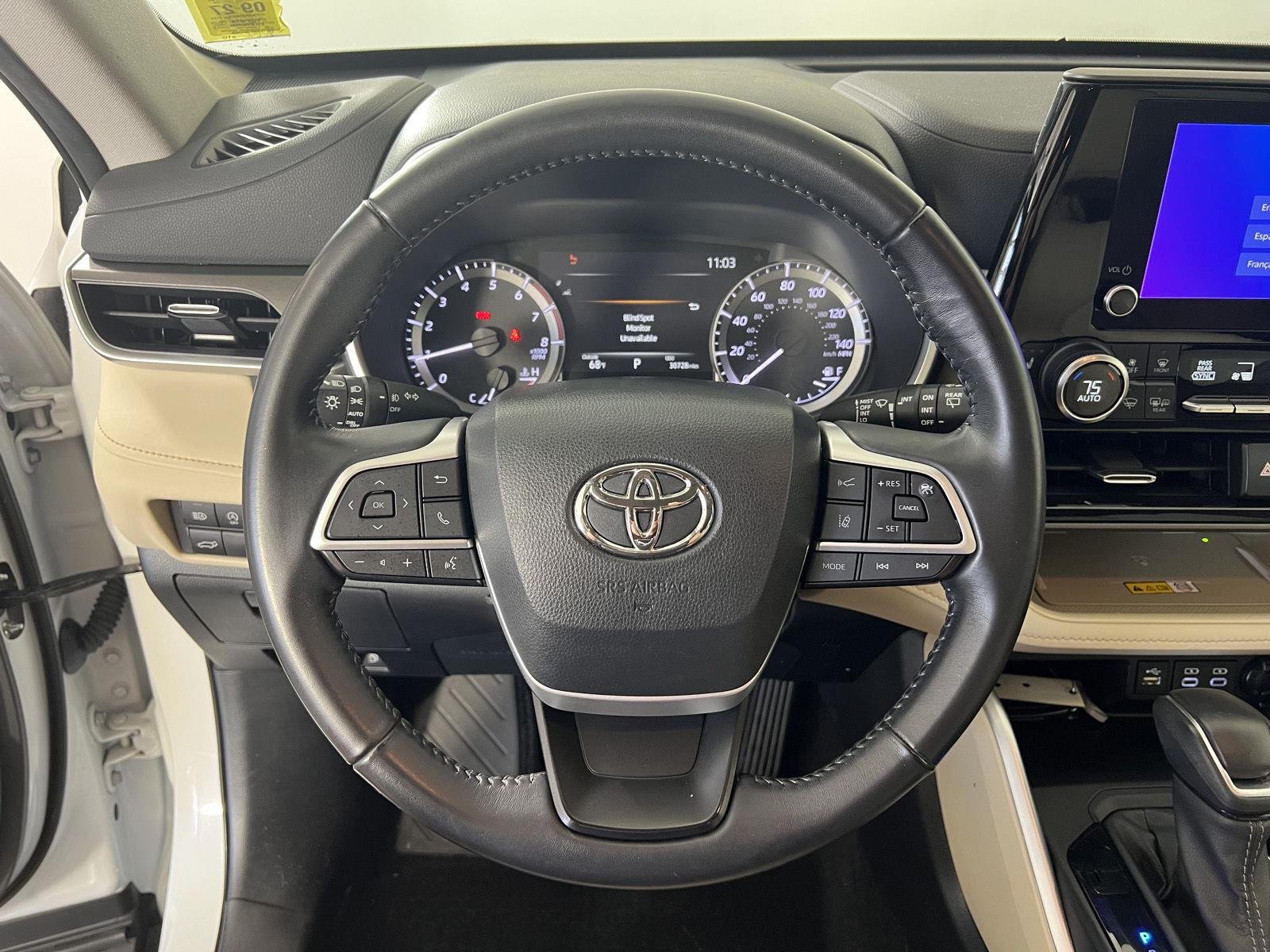 Used 2023 Wind Chill Pearl Toyota XLE image 10