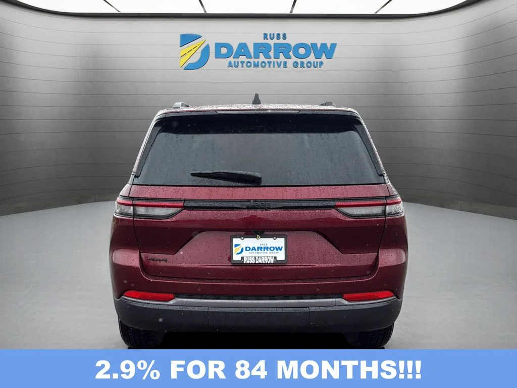 New 2026 Velvet Red Pearl-Coat Exterior Paint Jeep Altitude image 4